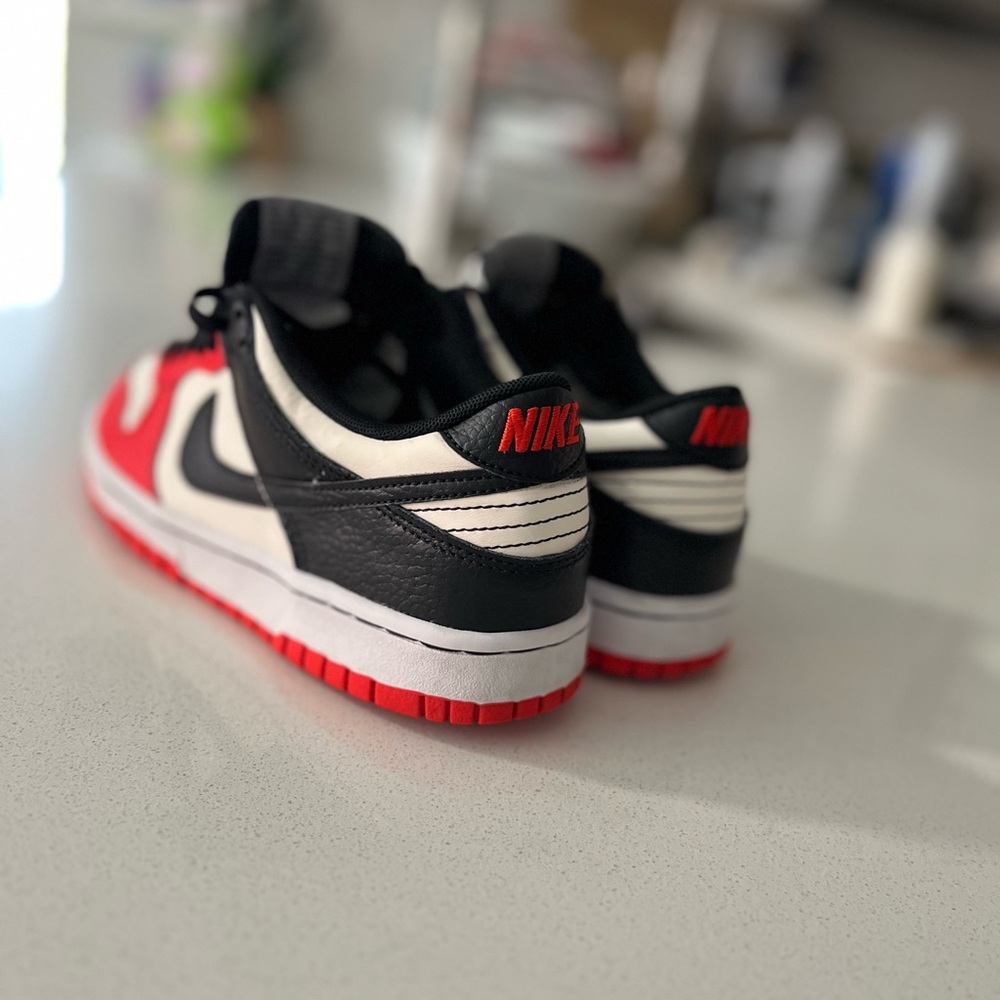Nike Dunk 75th Anniversary Red / White Shoe Chicago 6 youth - Picture 2 of 9